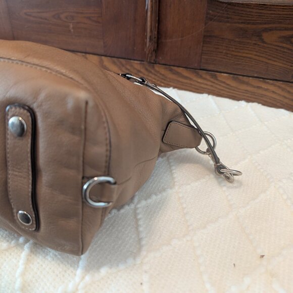 Classic Coach Leather Satchel Handbag - Picture 7 of 13